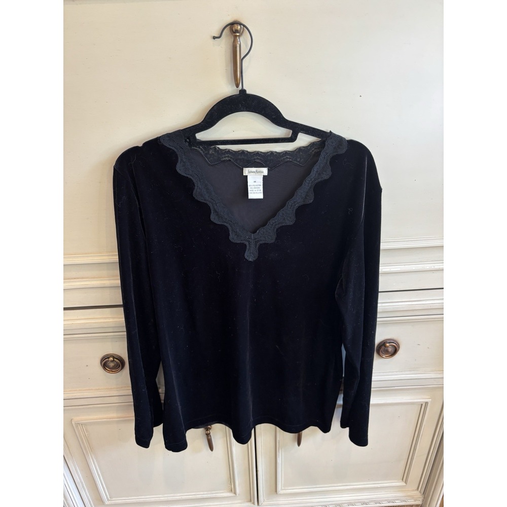 Neiman Marcus Black‎ Velvet Vneck Longe Sleeve Lace Trim Pajama Shirt Medium